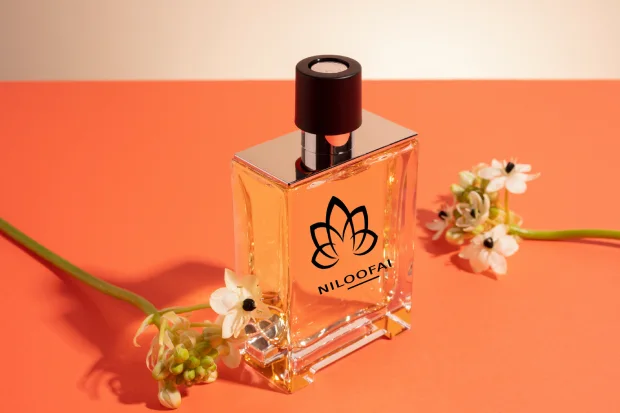 نت و رایحه های عطر ، ترش و شیرین با برندهای متفاوت و لوگوی نیلوفای